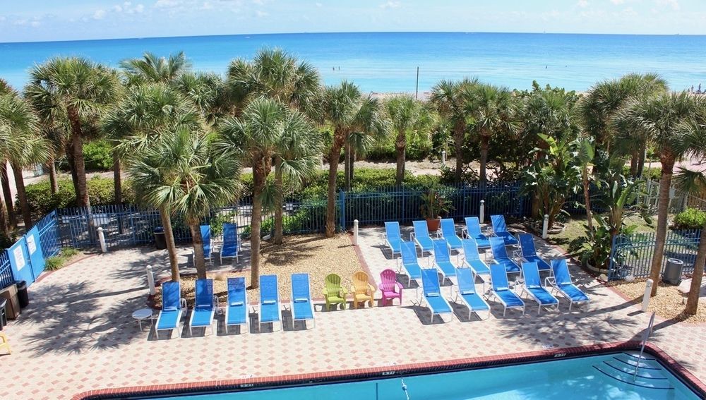 Crystal Beach Suites Miami Oceanfront Hotel Маями Бийч Екстериор снимка